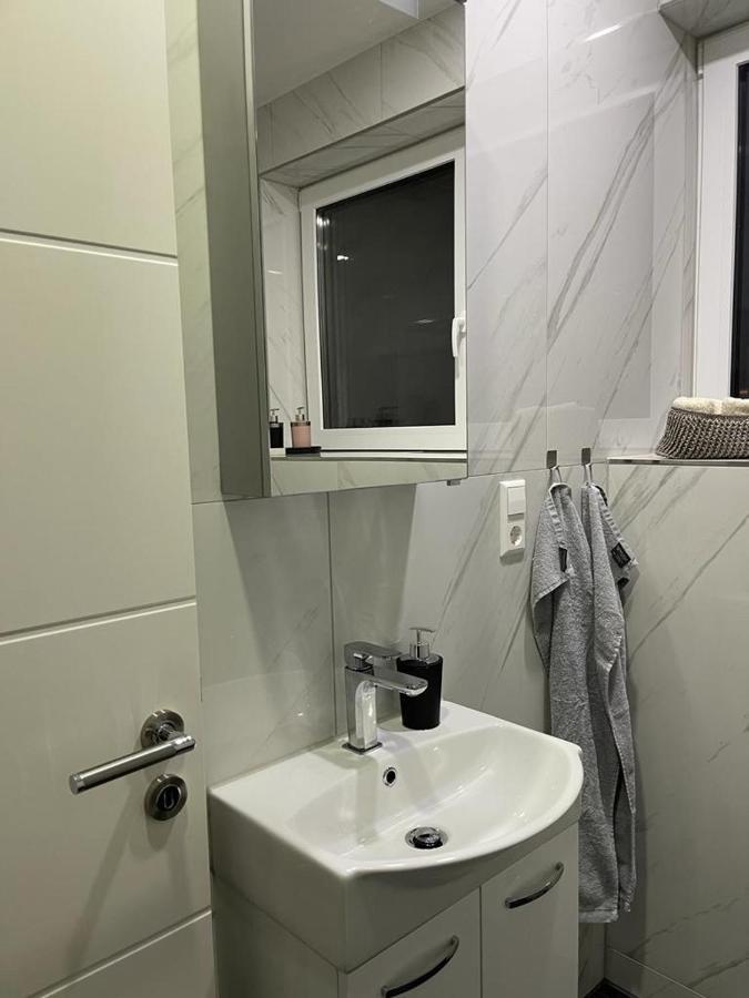 2 Zimmer Wohnung Zur Taegliche Miete Hechingen Exterior photo